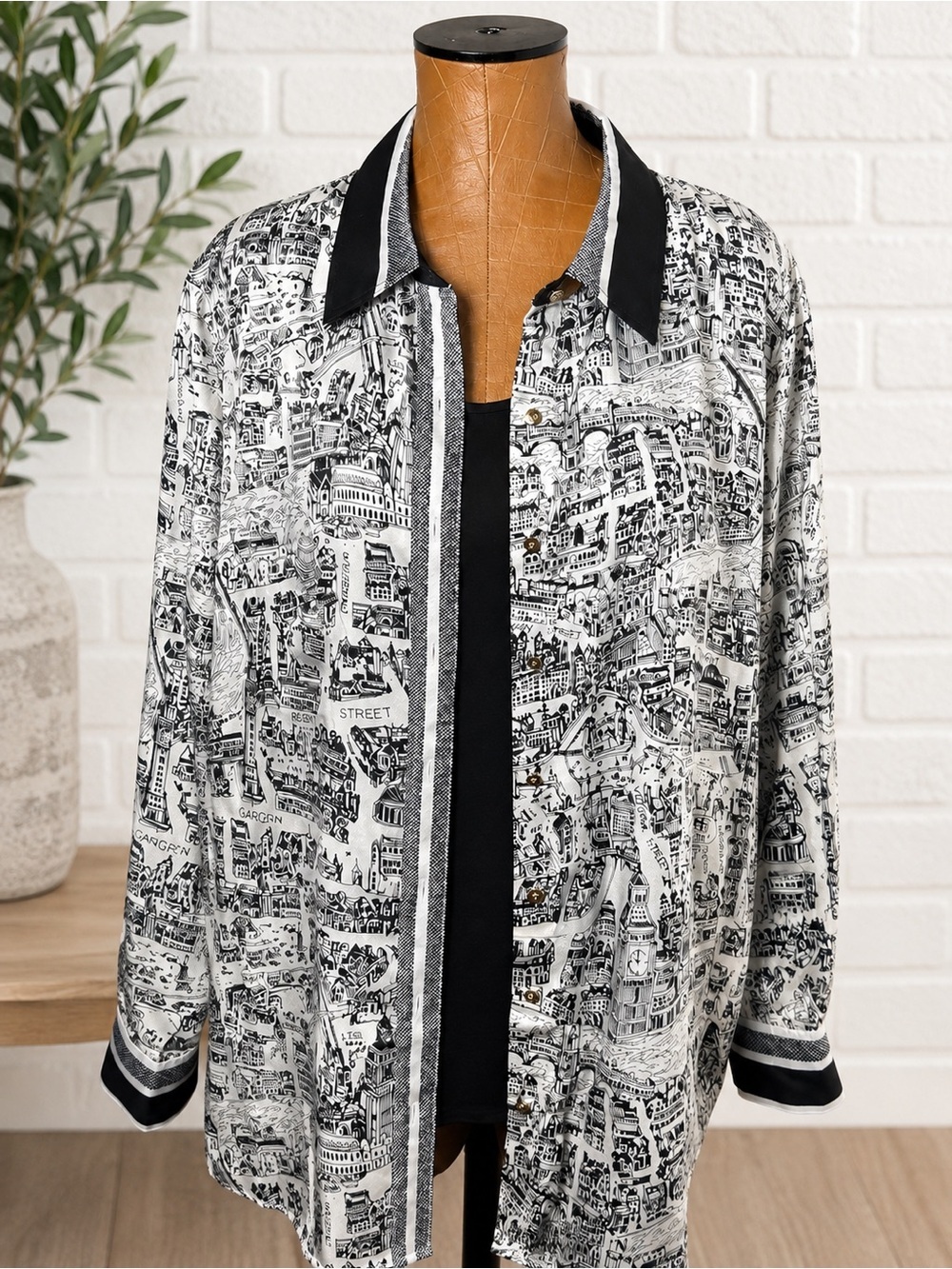 Talbots Plus 2X Cityscape Print Button-Front Blouse Black White Travel Shirt